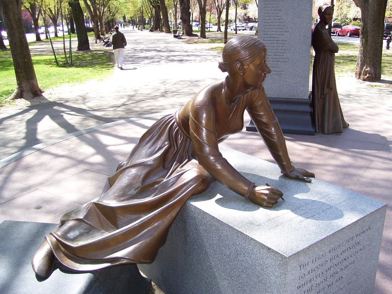 Lucy_Stone_statue
