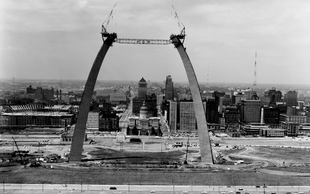photo of the arch being built, nearing completion