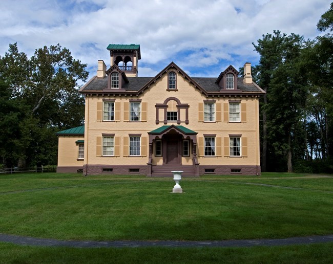 Recent image of Lindenwald estate