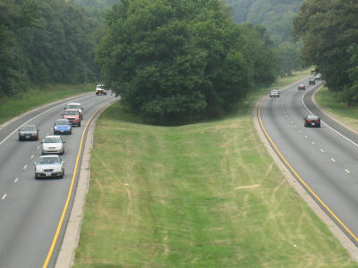 a picture of vehicles traveling on the Baltimore Washington Parkway taken from the Good Luck Road overpass