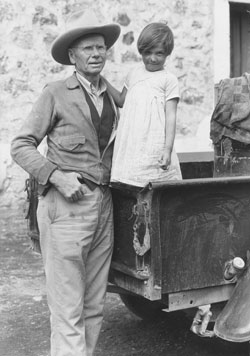 Everett Townsend with Blanca, a Mexican child in Boquillas, Mexico, 1936. Everett Townsend with Blanca, a Mexican child in Boquillas, Mexico, 1936.