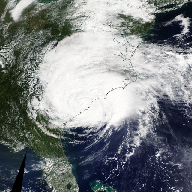 Hurricane Florence tracks for N Carolina in 2018