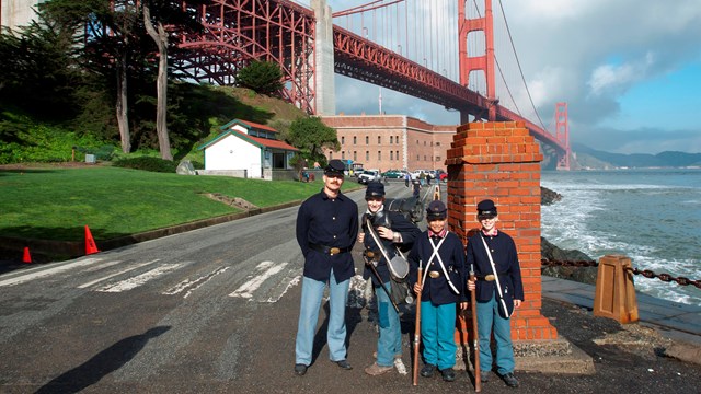 Reenactors in front of the Fort