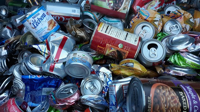 Cans in aluminum recycling