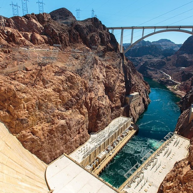 Image of Hoover Dam looking down into the water. CC0