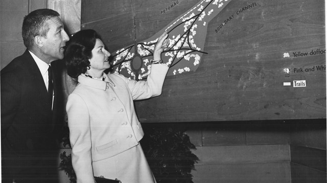 “Lady Bird Johnson with Park Plan Sign A,” 1968. NPS / NCR Museum Resources Center (MRCE)