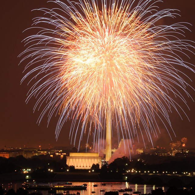 Fireworks over the Lincoln Memorial