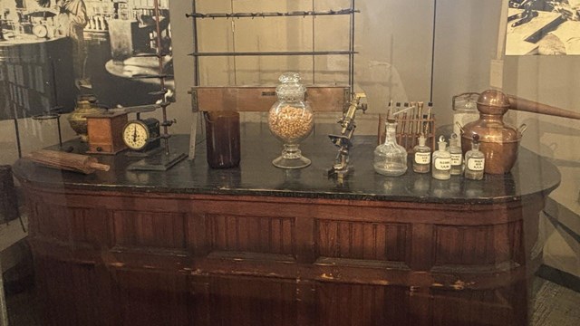 Image of the lab exhibit in the George Washington Carver Muesum.