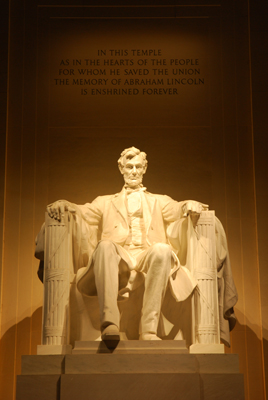 Marble statue of Abraham Lincoln