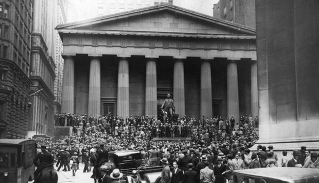 Federal Hall at the time of the 1929 Stock Market crash.
