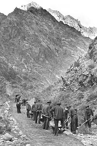 CCC enrollees working on the Kaibab Trail, 1935.