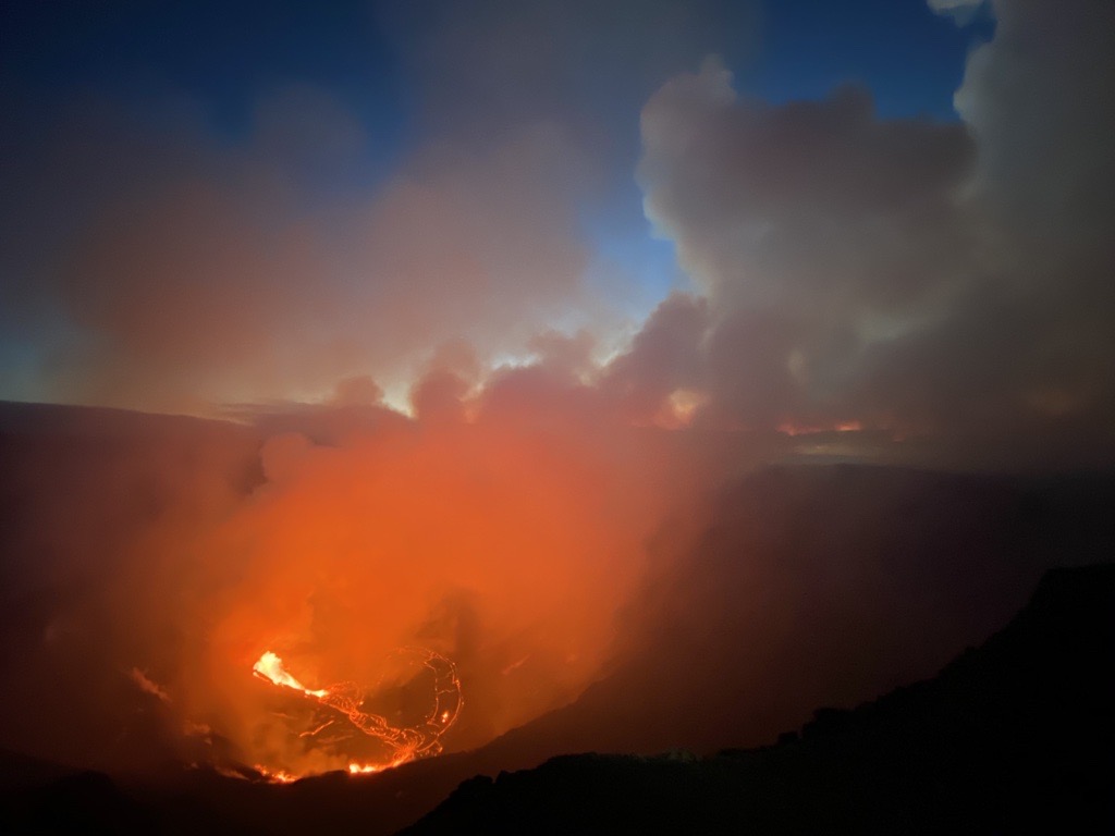 Eruption on 12/21/2020 at HAVO