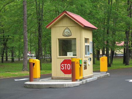 Entrance to Canyon Mouth Picnic Area.