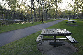 Akin Riverside Park