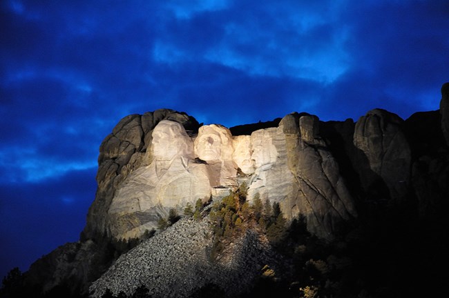 Mount Rushmore illuminated using the light system in place from 1998 until 2014.