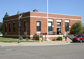 This post office is located in Munising, Michigan.