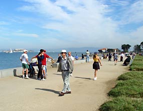 Park visitors on the Golden Gate Promenade