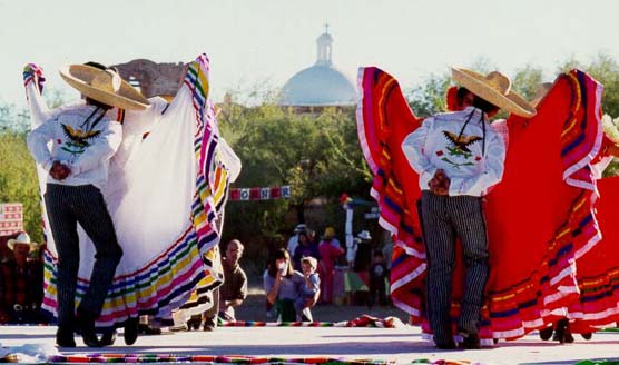 Folklorico dancers