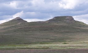 The Fossil Hills on a spring day.