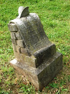 Liz's grave 3