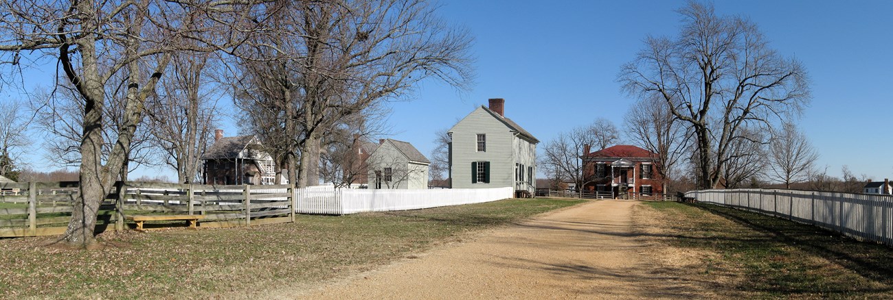 A gravel drive with Appomattox Court House in the distance (Todd Martin / Flickr)