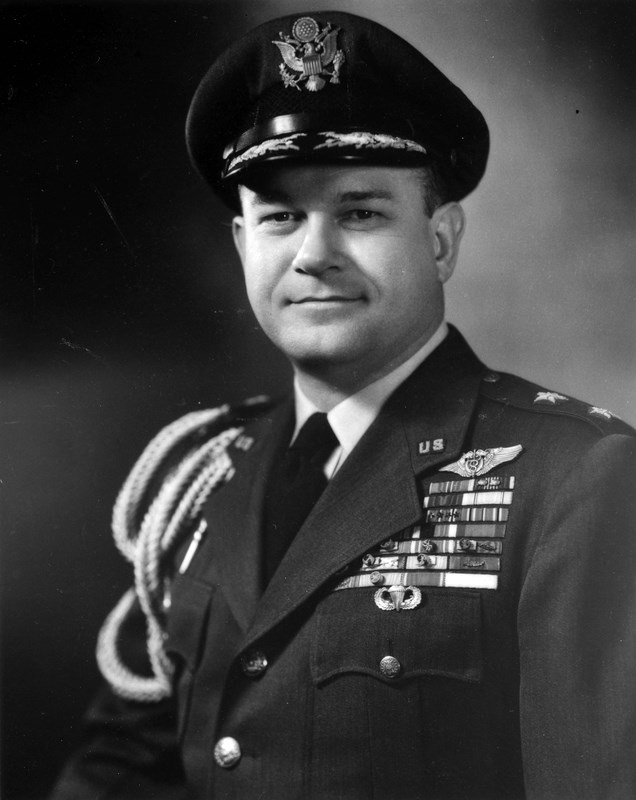 Photograph of Dr. Wallace H. Graham in uniform.