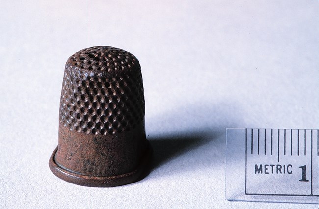 Metal thimble