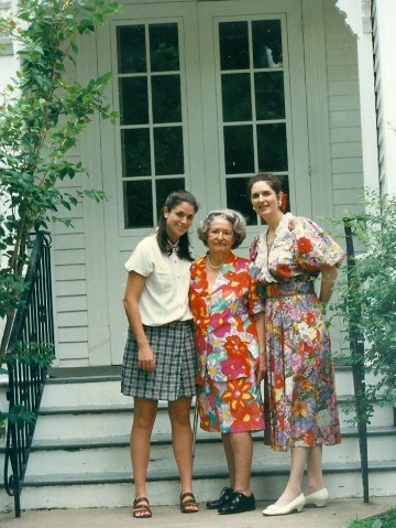 Jennifer Robb, Lady Bird Johnson, and Lynda Johnson Robb in front of the Truman home