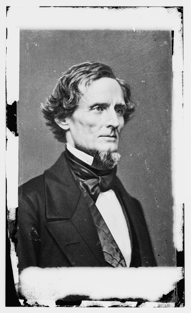 Black and white profile portrait of Jefferson Davis.