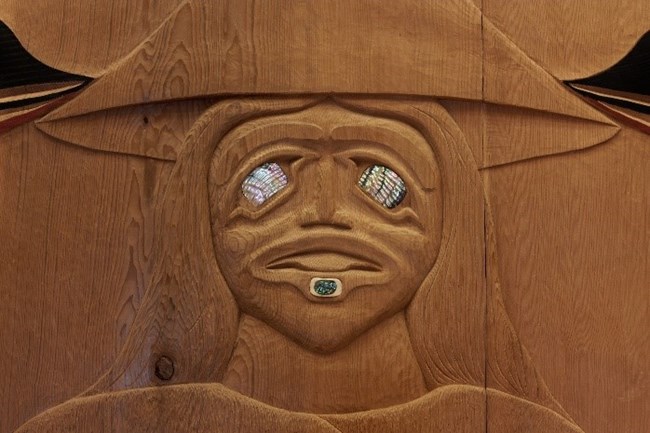 Wooden carving, close up of Kaasteen
