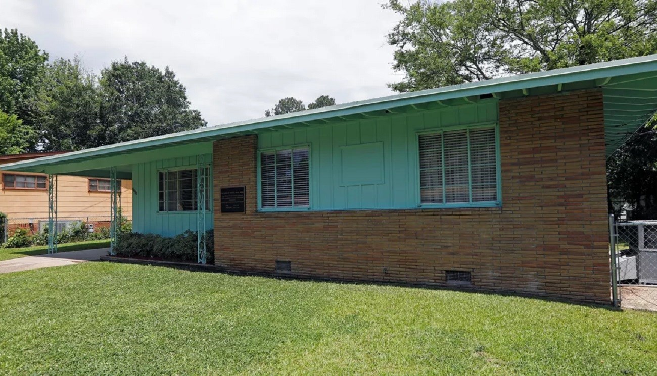 One story house with a prominent carport