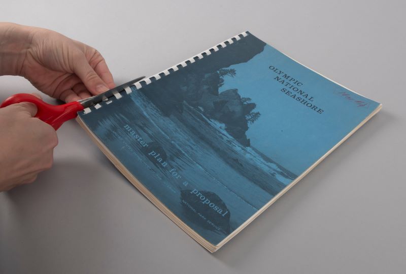 Removing a comb binding