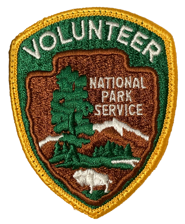 Ovoid shaped patch with NPS arrowhead and Volunteer
