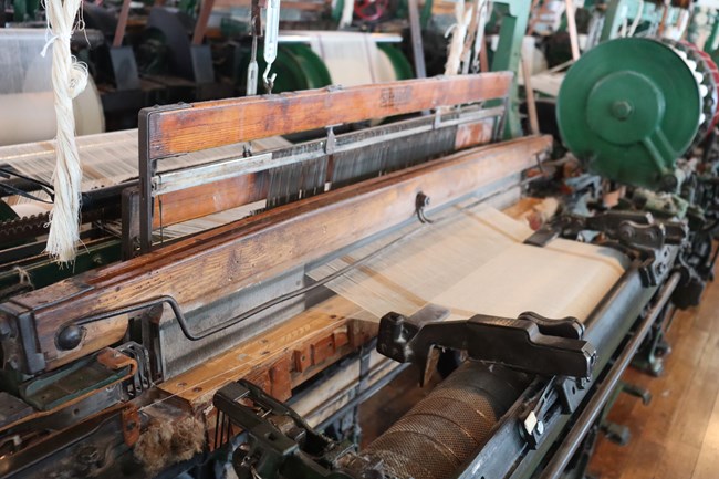 Photo of the top half of a loom