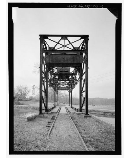 Historic image of a lift bridge.