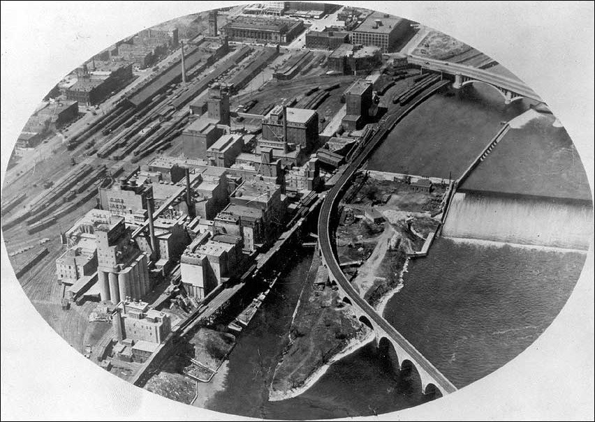 Aerial Photo of West Side Milling District, Minneapolis, early 1920s.