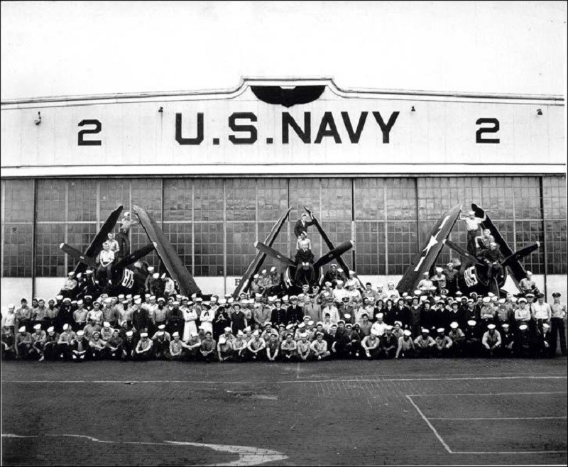Planes and Navy personnel in front of Hanger 2, NAS New York, c. 1944. NPS photo