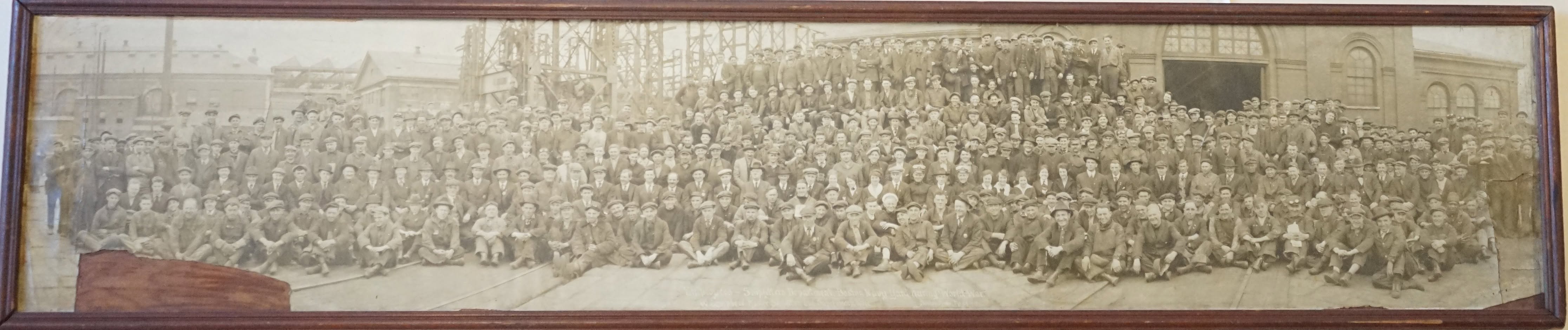 Group photo of workers at the Boston Navy Yard in WWI.