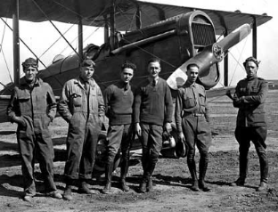 Crissy, at far right, with other fellow pilots, circa 1919. PARC, Golden Gate