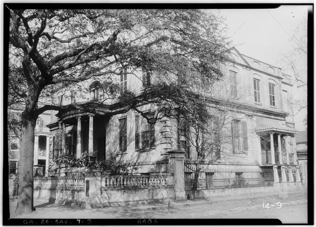 Exterior of the Owens-Thomas House, HABS Photo, LOC