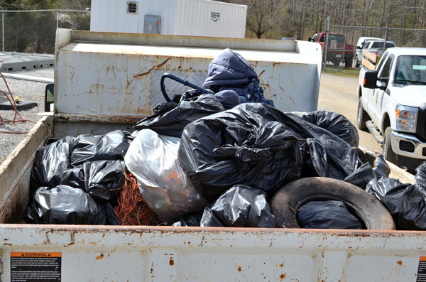 Dump truck containing trash