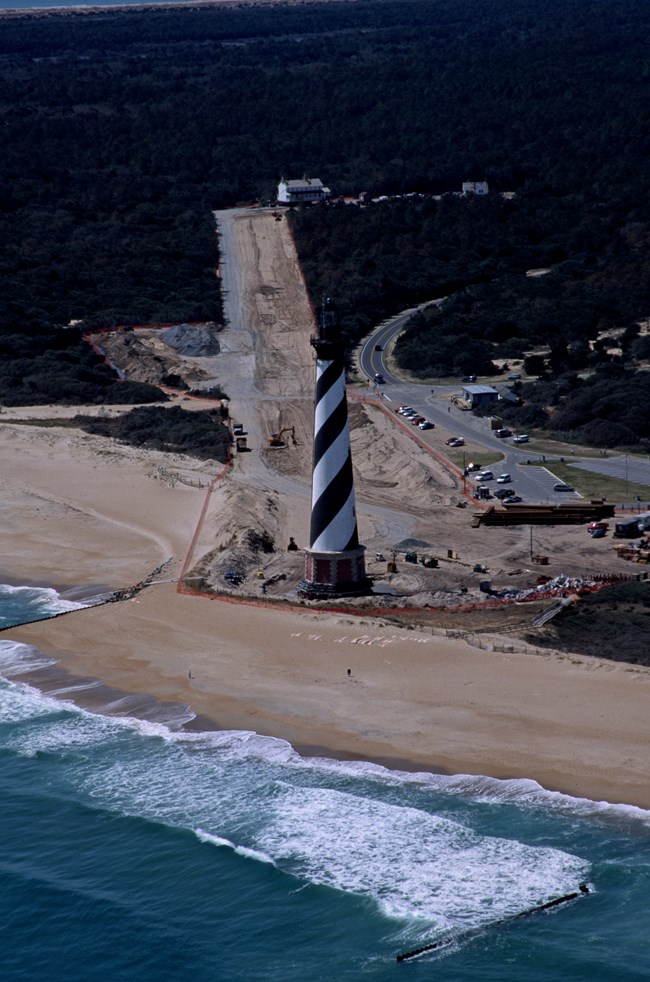 Cape Hatteras Lighthouse, the Ocean and the move path