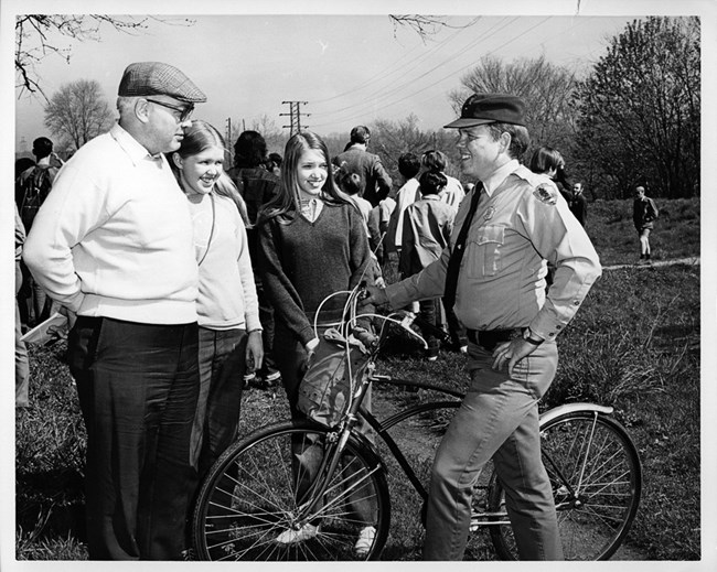 Visitors talking to a Park Ranger (1972)