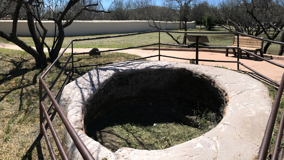 illustration of lime kiln with smoke