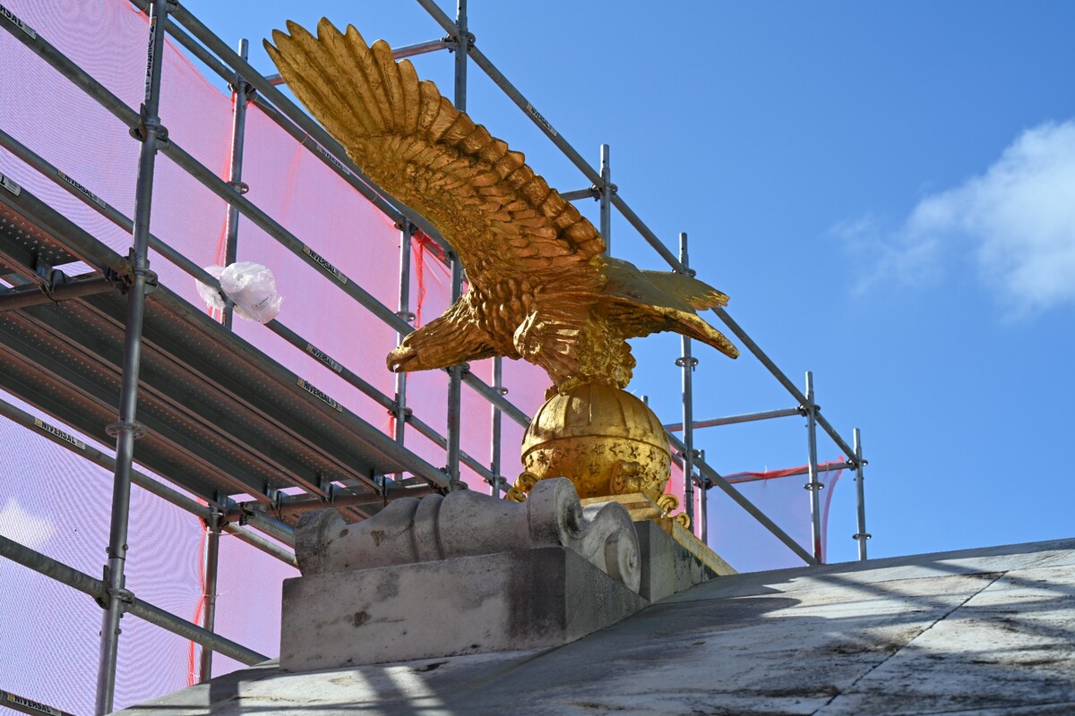 Golden Eagle on roof of Illinois Memorial before restoration