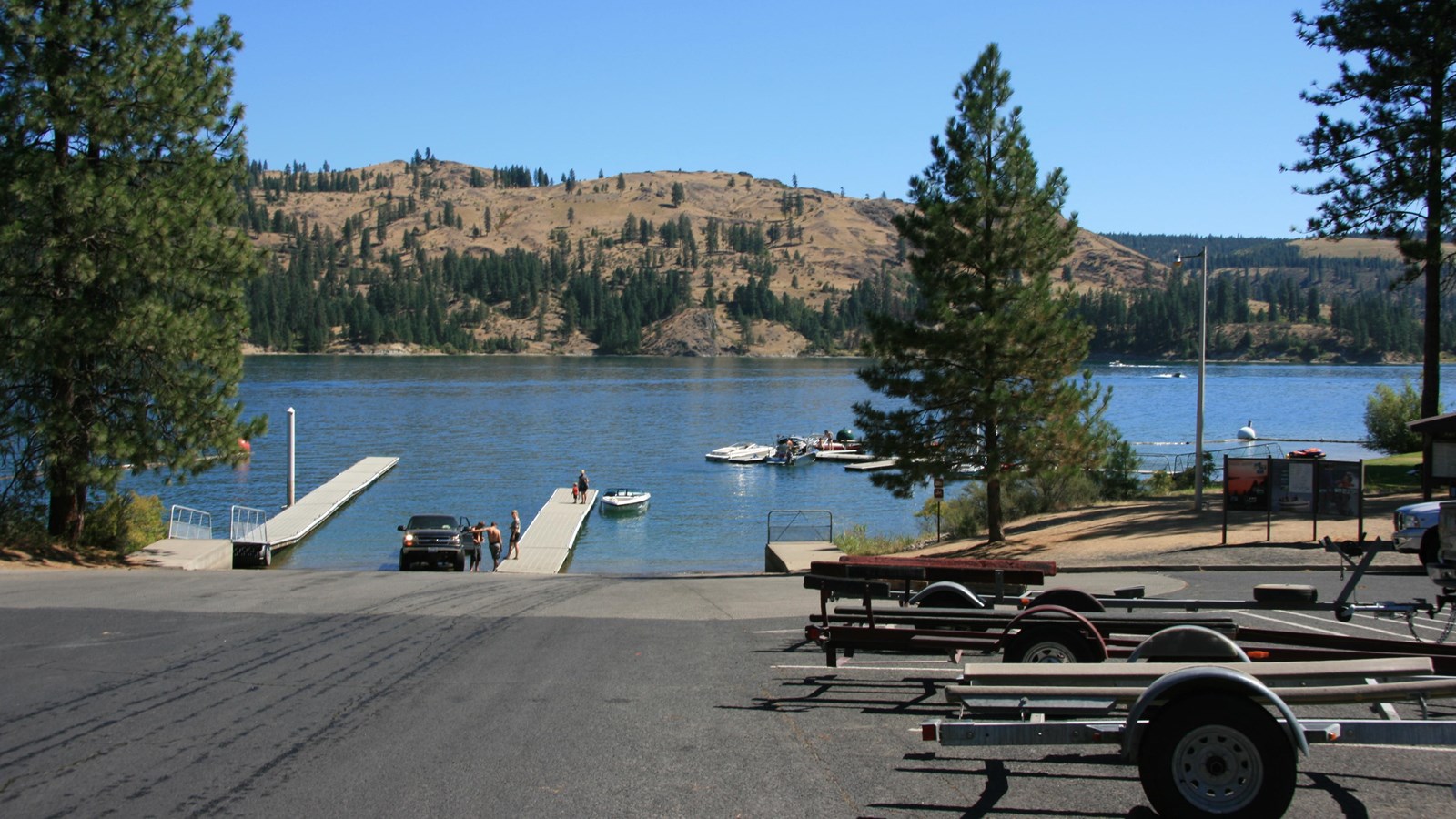 The paved launch at Porcupine bay has two docks and a beautiful view of the lake.