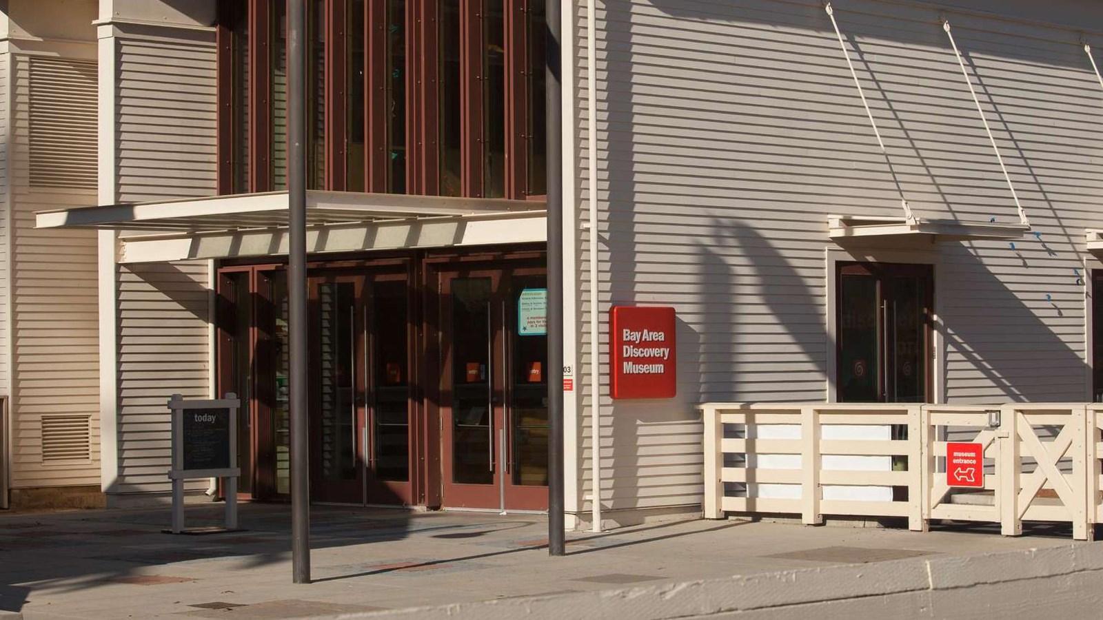 The front entrance to the Bay Area Discovery Museum in Fort Baker.