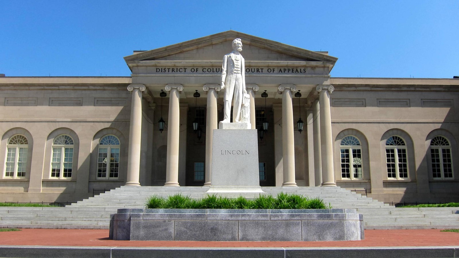 Historic photo of court house.  