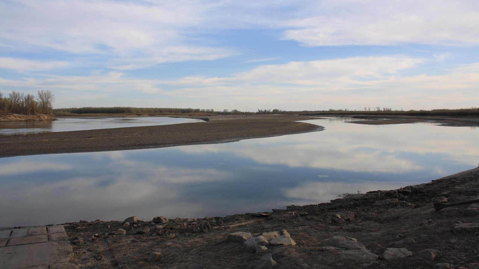 Two bodies of water, separated by a sandbar