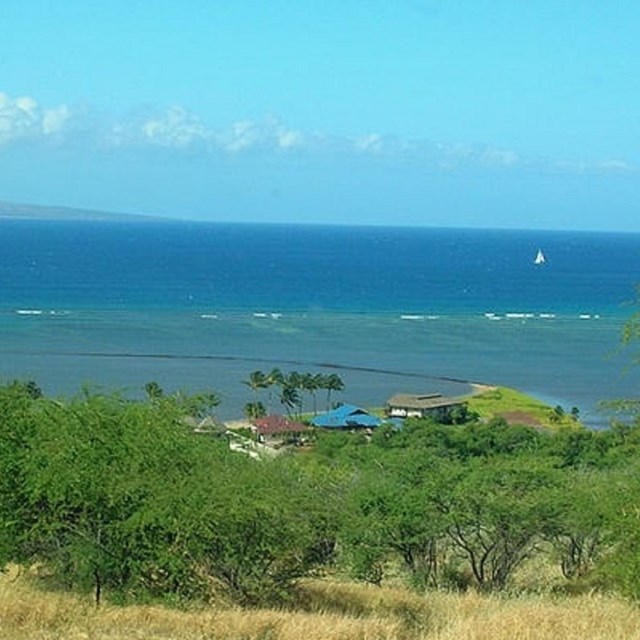 The area of Kawela on the island of Molokai. Photo by Forest & Kim Starrderivative work: W Nowicki, 
